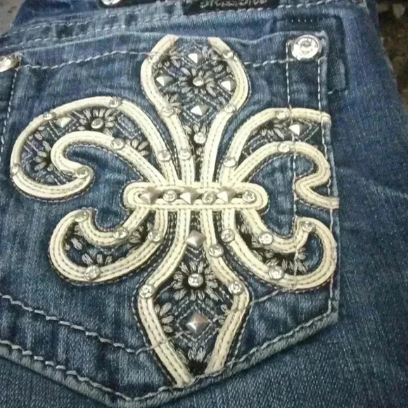 Miss Me Jeans - Picture 1 of 3